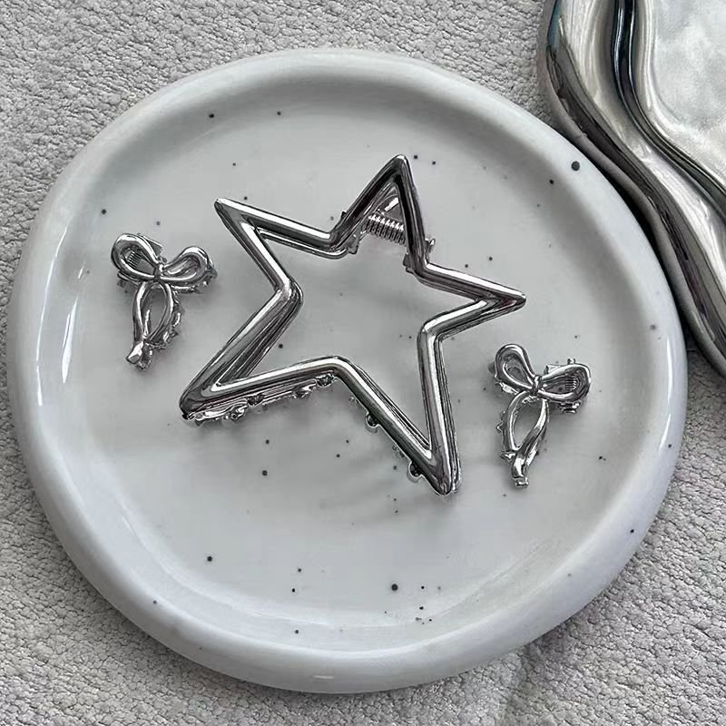 Hollow Pentagram Metal Grip Barrettes